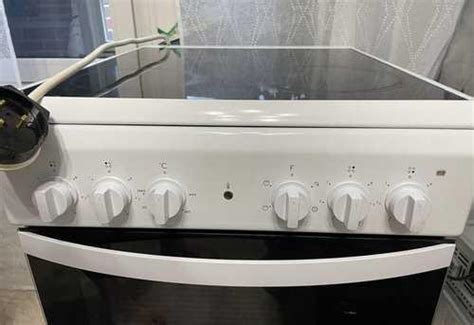 Электрическая плита (50-55 см) Indesit IS5V4KHW/RU | Festima.Ru ...