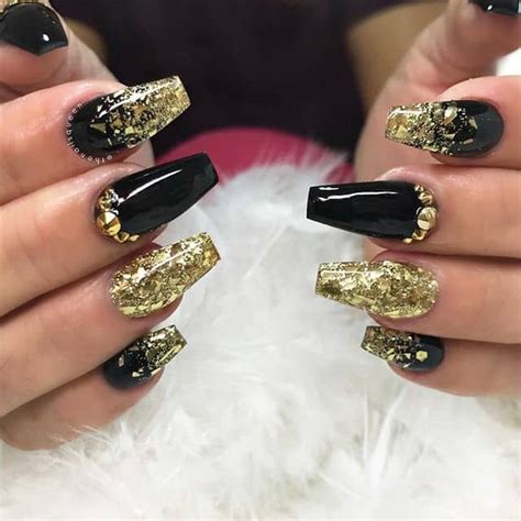 50 Jaw Dropping Black And Gold Nail Designs That Will Make You Gasp The Cuddl Gold Nail