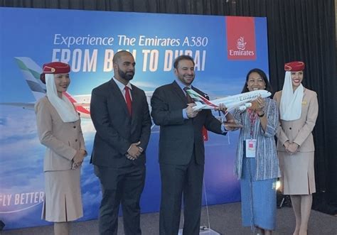 Pesawat Penumpang Terbesar Di Dunia Airbus A380 Mendarat Perdana Di