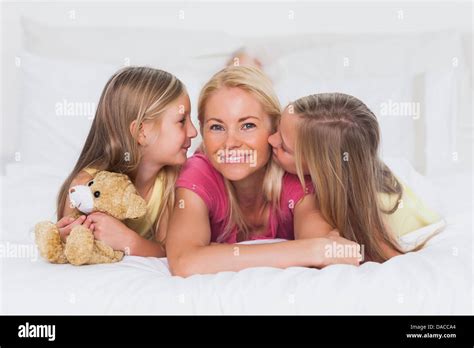 Blonde Twins Hi Res Stock Photography And Images Alamy