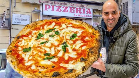 Street Food In Napoli Italy Pizza Seafood Pasta Italian