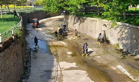 Urfa Daki Derelerde Temizlik Ve Ila Lama Anl Urfa Kulis Tv