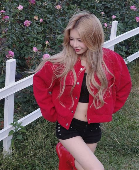 Hot girl có hơn triệu follower Từng bị dìm visual trên sóng truyền hình quyết chi triệu