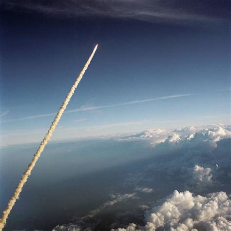 Space Shuttle Challenger Photograph by Granger - Fine Art America