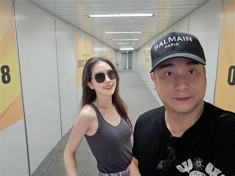 Nhan sắc vợ hot girl kém 13 tuổi của Phó Giám đốc Trường quay Cổ Loa