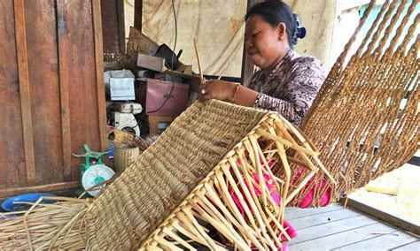 The Benefits Of Water Hyacinth In Handmade Products — Seak