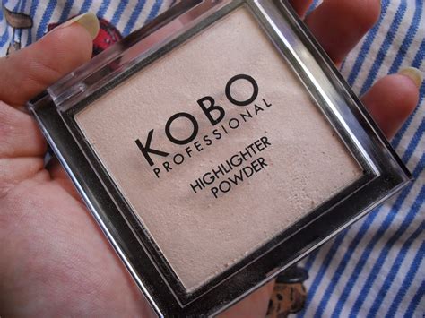 kosmetyki make up opinia ROZŚWIETLACZ KOBO PROFESSIONAL HIGHLIGHTER