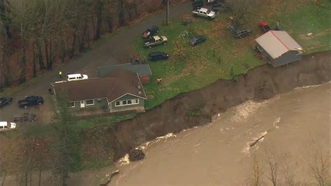 Skagit River Flooding Causes Banks To Erode Threatening Several Homes Komo