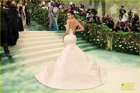 Kylie Jenner Stuns in an Elegant Look at Met Gala 2024: Photo 5037822 ...