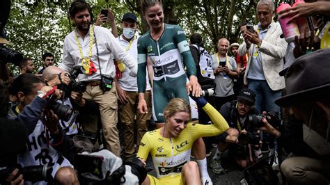 La Néerlandaise Demi Vollering remporte le Tour de France féminin