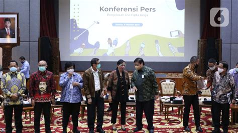 Diteken Jokowi 2 November 2020 Tengok Isi Lengkap UU Cipta Kerja