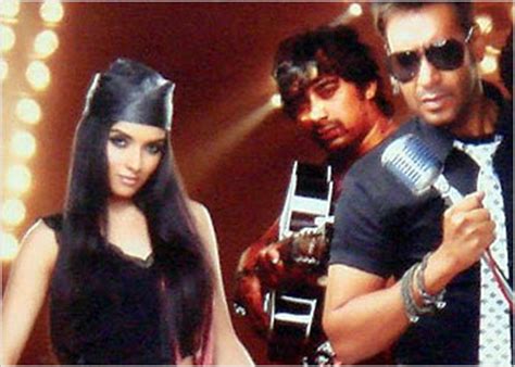 London Dreams: Salman Khan Ajay Devgan n Asin First Look - XciteFun.net