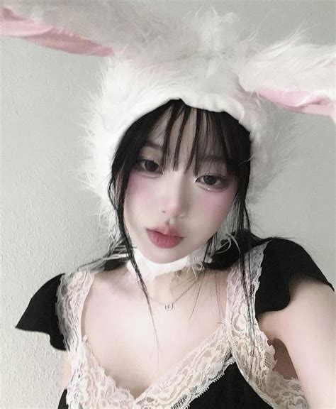 Пин от пользователя 윤서 на доске 여자 | Идеи макияжа, Японский макияж, Макияж