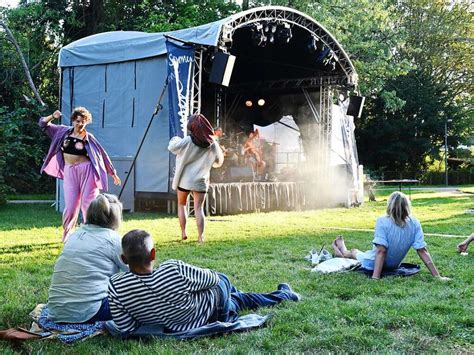 Fotos Stimmen Im Park Beim Werkraum Sch Pflin In Brombach L Rrach