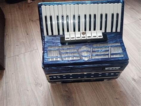 Akordeon 80 basów Waganiec OLX pl