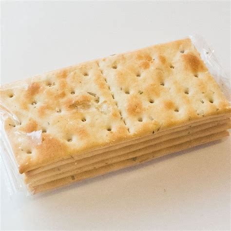 пачка крекеров - YouTube