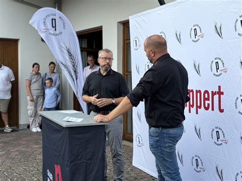 Landwirtschaft Bäckerei Pappert aus Poppenhausen feiert Roggen Ernte