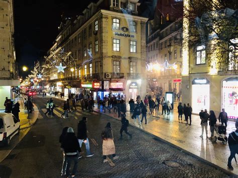 Viagem De Autocarro Pelas Luzes De Natal Em Lisboa