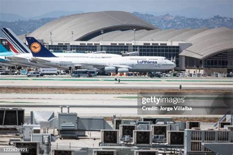 964 Lax Airport Runway Stock Photos, High-Res Pictures, and Images ...