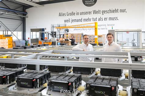 Tesvolt Gigafactory für Batteriespeicher läuft an Solarserver