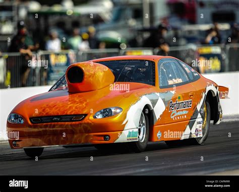 Pro stock cars drag racing hi-res stock photography and images - Alamy