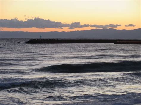 波情報 湘南 MMLで水量ある良い波を サーフボードクオリティーハードコア Quality Hardcore Distributions