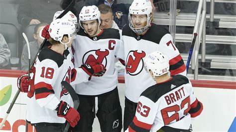 NHL Hischier bei DevilsSieg mit Tor und zwei Assists überragend