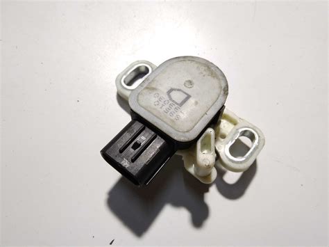 Купить Датчик положения педали тормоза 4 pin TOYOTA RAV4 hybrid 15-18 ...