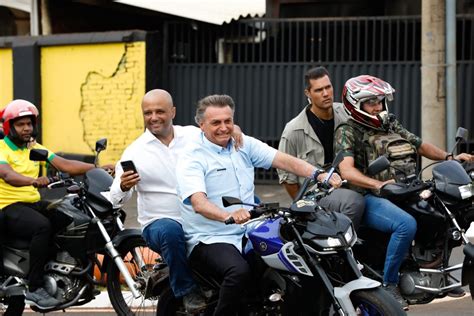 Bolsonaro Anda De Moto Sem Capacete Em Goi S Pol Tica Valor Econ Mico