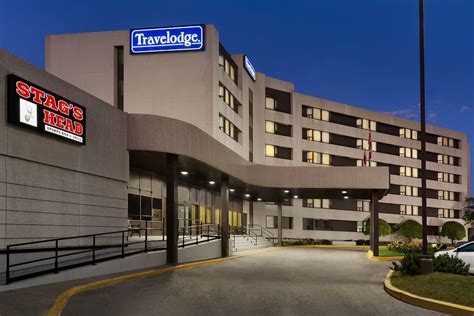 Travelodge by Wyndham Toronto East | Toronto, ON Hotels