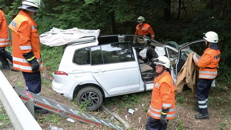 Fahrzeug überschlägt sich