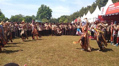 Pembukaan Jamnas Ke Xi Kontingen Kwarcab Pramuka Lambar Tampilkan Tari