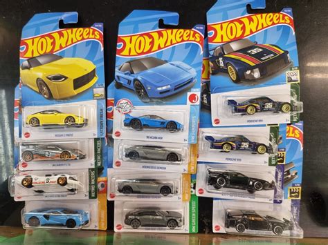 Hot Wheels Porsche 935 F1 GTR Koenigsegg Gemera GT40 Nissan Z Proto Audi RS E Tron GT KITT
