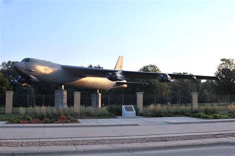 170914 F Ta373 014 B 52 At The Kenney Gate Offutt Air Force Base