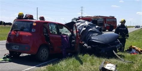 Una pareja de Lanús murió en un choque frontal entre dos autos en Villa