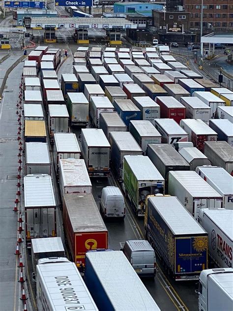 Dover Tap Implemented On A20 At Aycliffe And Delays On M20 As Lorries