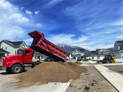 How Many Cubic Yards Of Topsoil In A Dump Truck Chicago Land Gardening