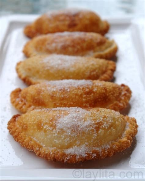 Empanadas de viento {Fried cheese empanadas} - Laylita's Recipes