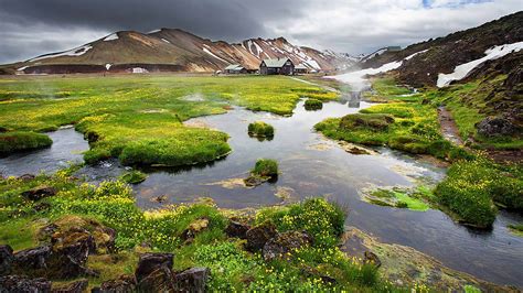 Landmannalaugar : Iceland Highlands : Travel Guide : Nordic Visitor