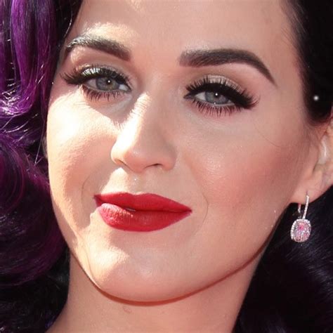 Katy Perry Makeup Black Eyeshadow Gold Eyeshadow And Red Lipstick