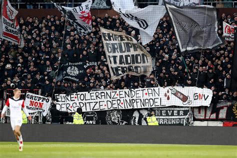 Banner Der Eintracht Frankfurt Anh Nger Auf St Pauli L St Eklat Aus