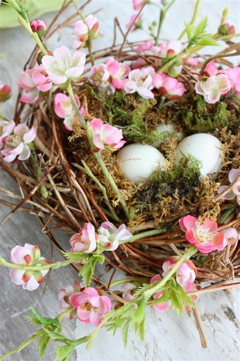 Einfache Ostern Deko Ideen Mit Osternest Blumen Und Ostereiern