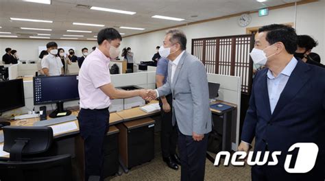 이상민 행안부 장관 경찰국 방문 뉴스1