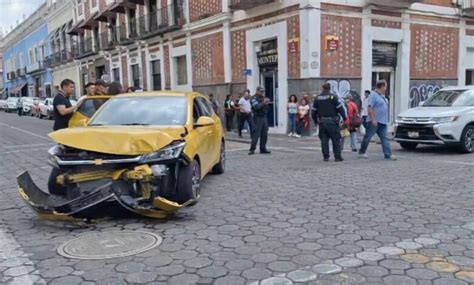 Patrulla Se Pasa El Alto Y Provoca Accidente En Puebla Video