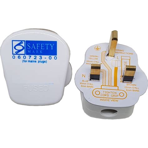 Britz Pin Plug A With Fuse Singapore Safety Mark Uk Standard Tml