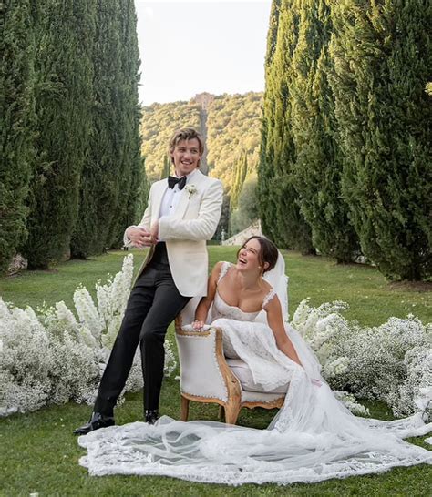 Millie Bobby Brown Y Jake Bongiovi Deslumbrantes En Su Rom Ntica Boda