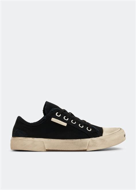 Balenciaga Paris low-top sneakers for Women - Black in UAE | Level Shoes