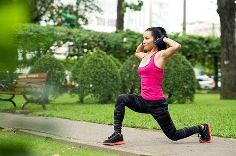 Lunges Ketahui Manfaat Dan Cara Melakukannya Dengan Benar Alodokter