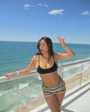 Sarabella Harris Iamsarahharris Sarabellaharriss Sexiisariii Nude OnlyFans The