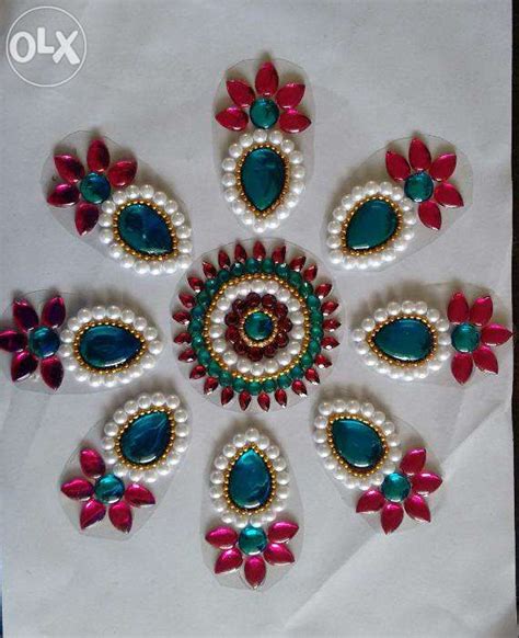 Pin By Najma Mamdani On Diva Hand Embroidery Art Acrylic Rangoli